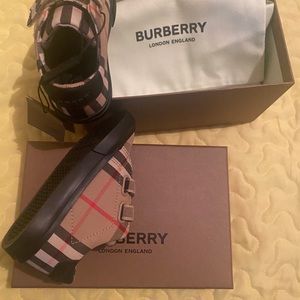Burberry kids sneakers US 21